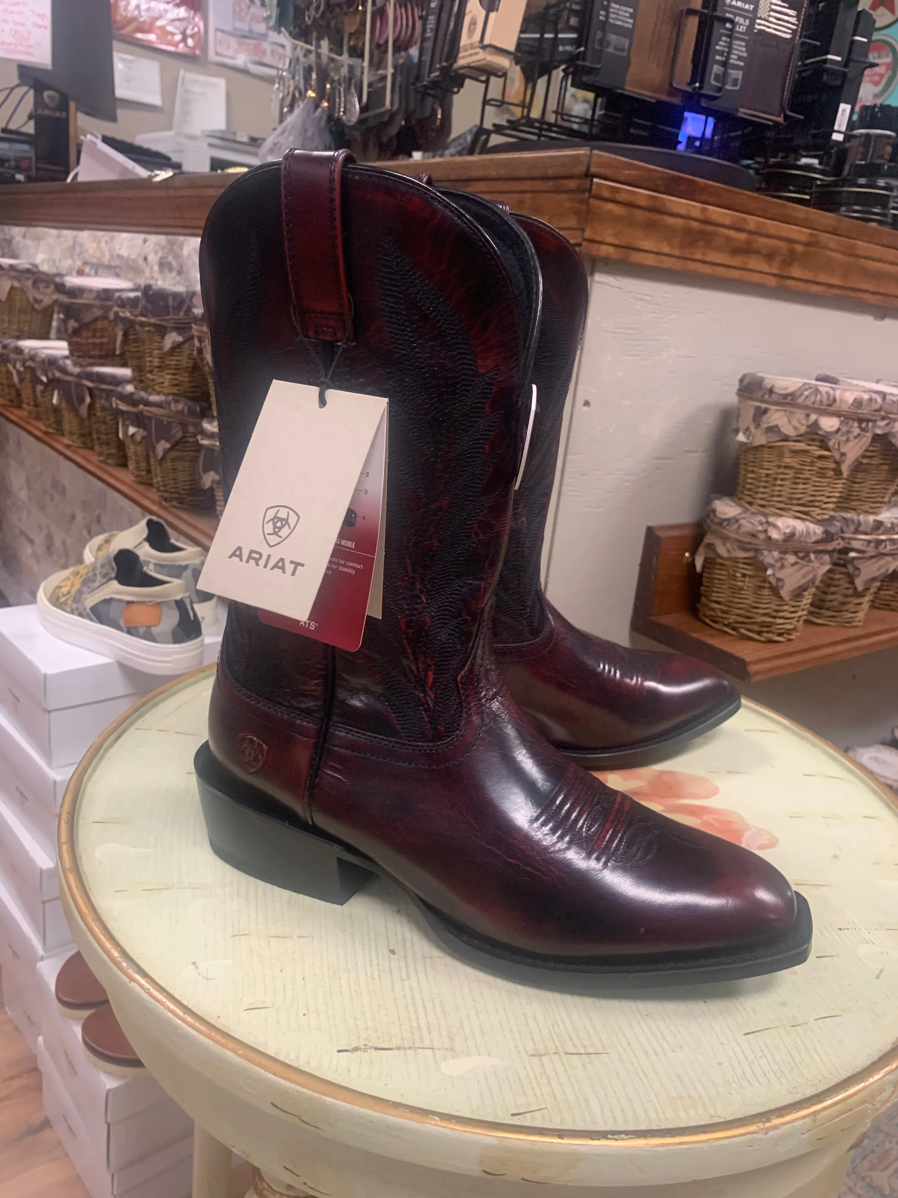 ARIAT MENS WILLIE BLACK CHERRY-FRENCH TOE