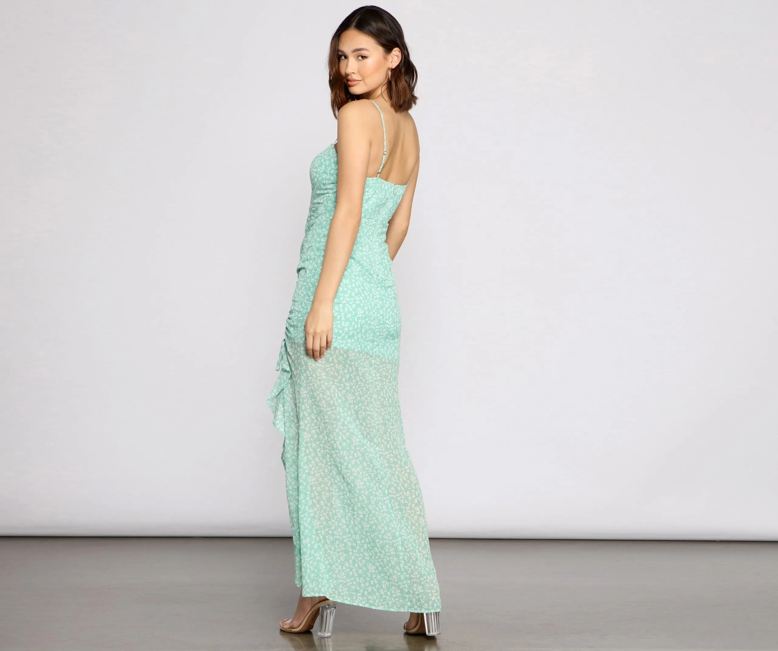 Flowy And Chic Charming Floral Chiffon Maxi Dress