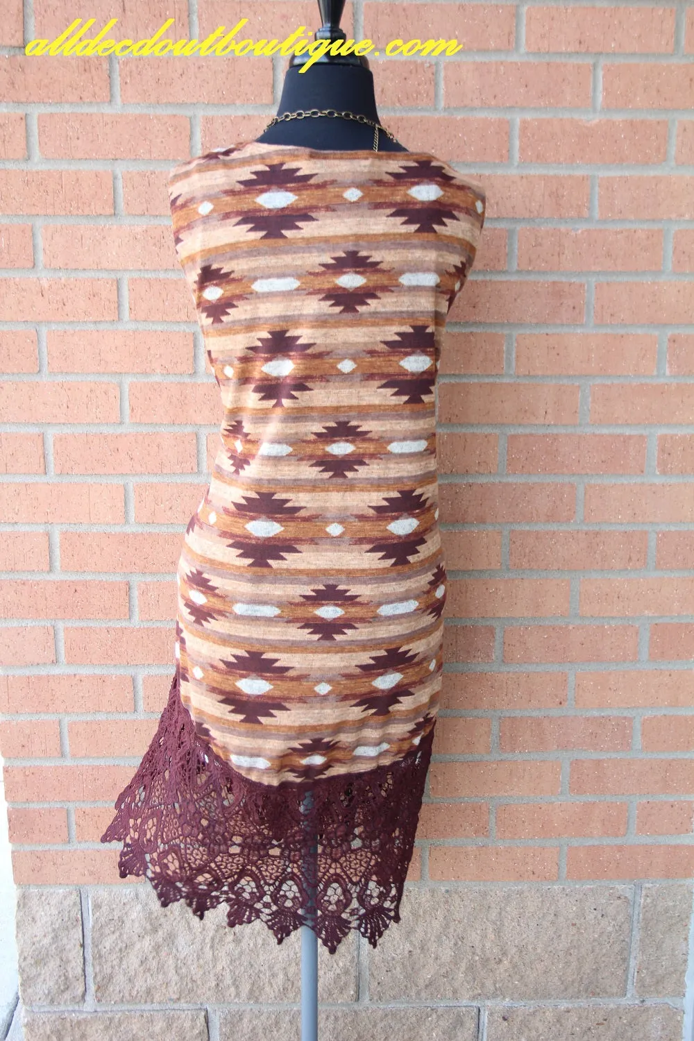 L&B | Vest with Lace