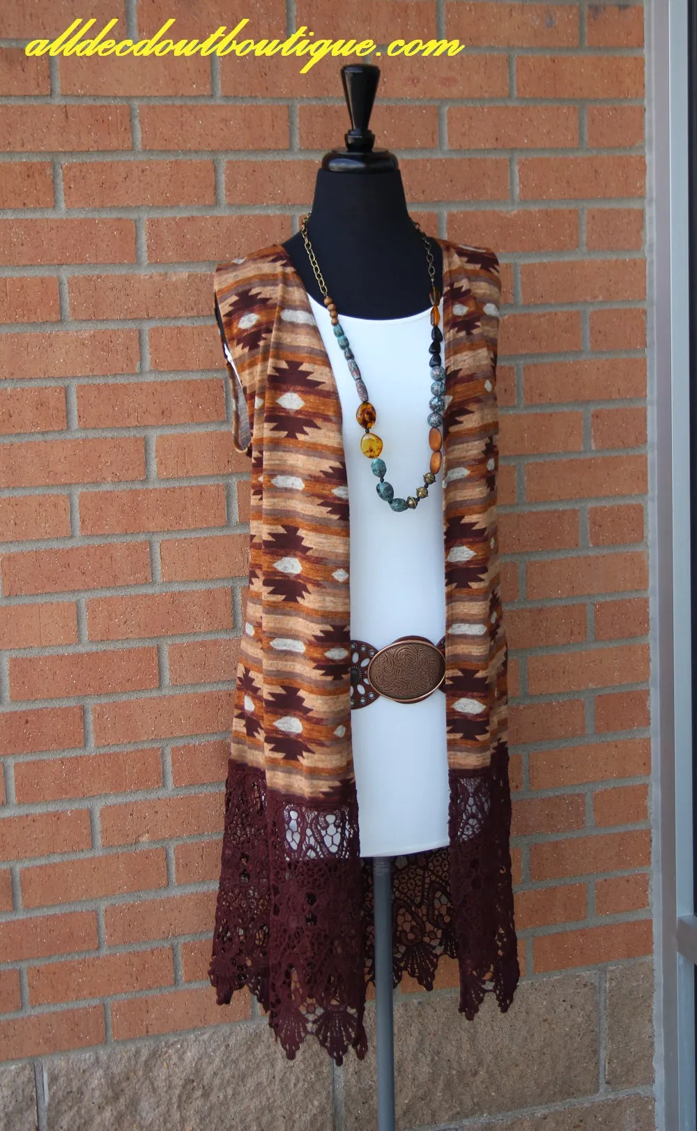 L&B | Vest with Lace
