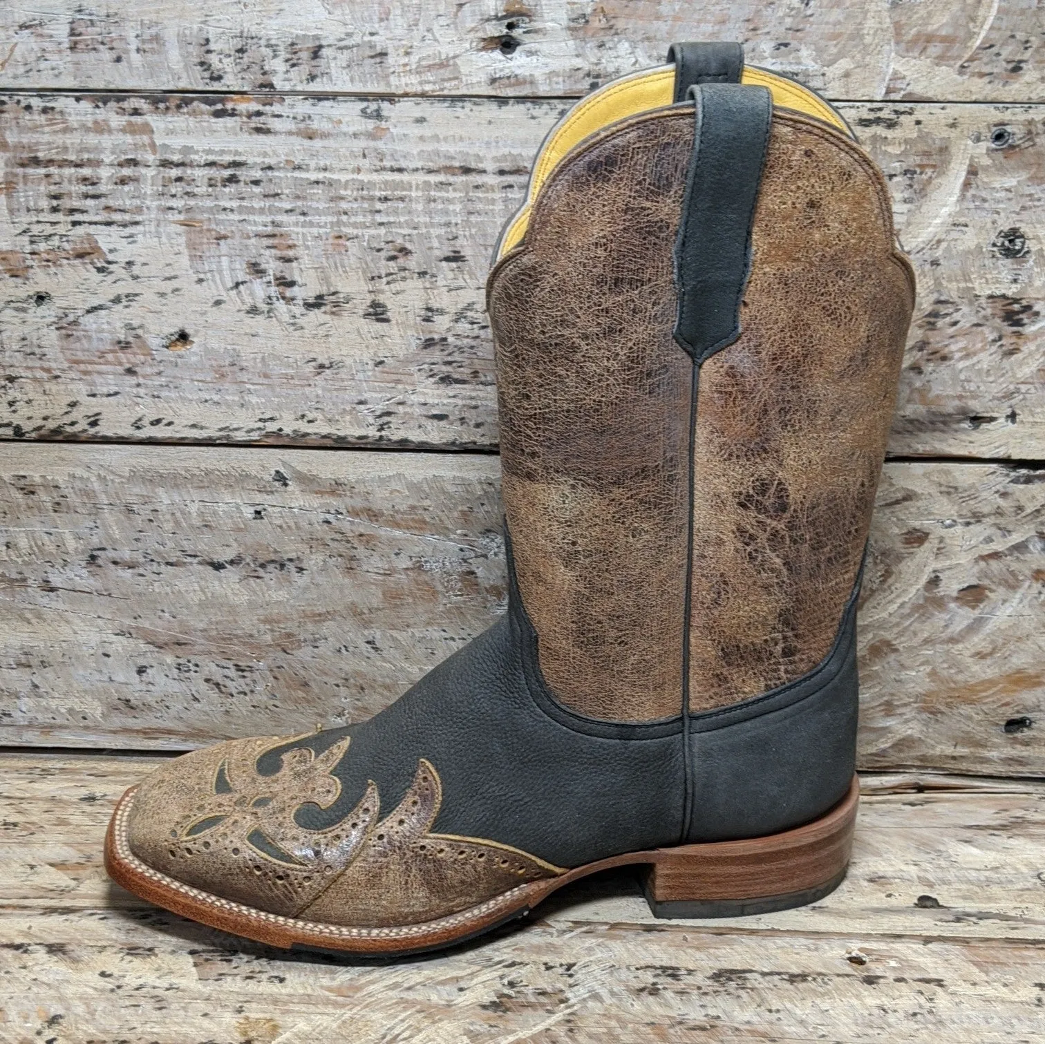Mens Cinch Wing Tip Boot (Size 10D)