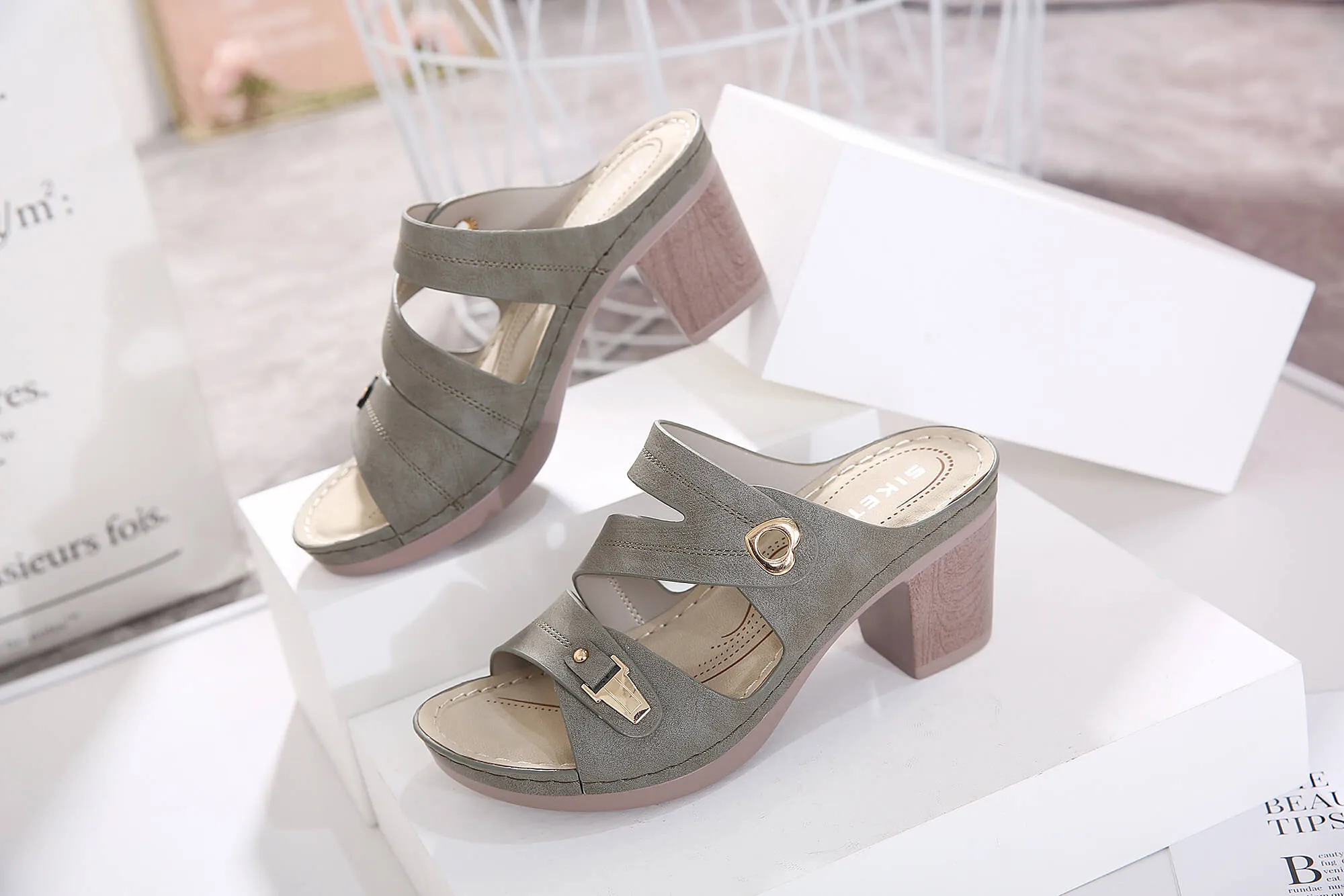 Metal Heart Stack Sandals -Siketu