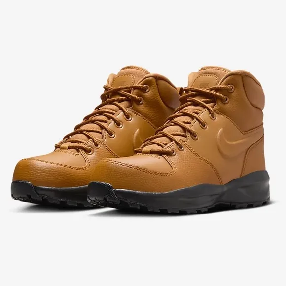 Nike Manoa boots little boy 13C