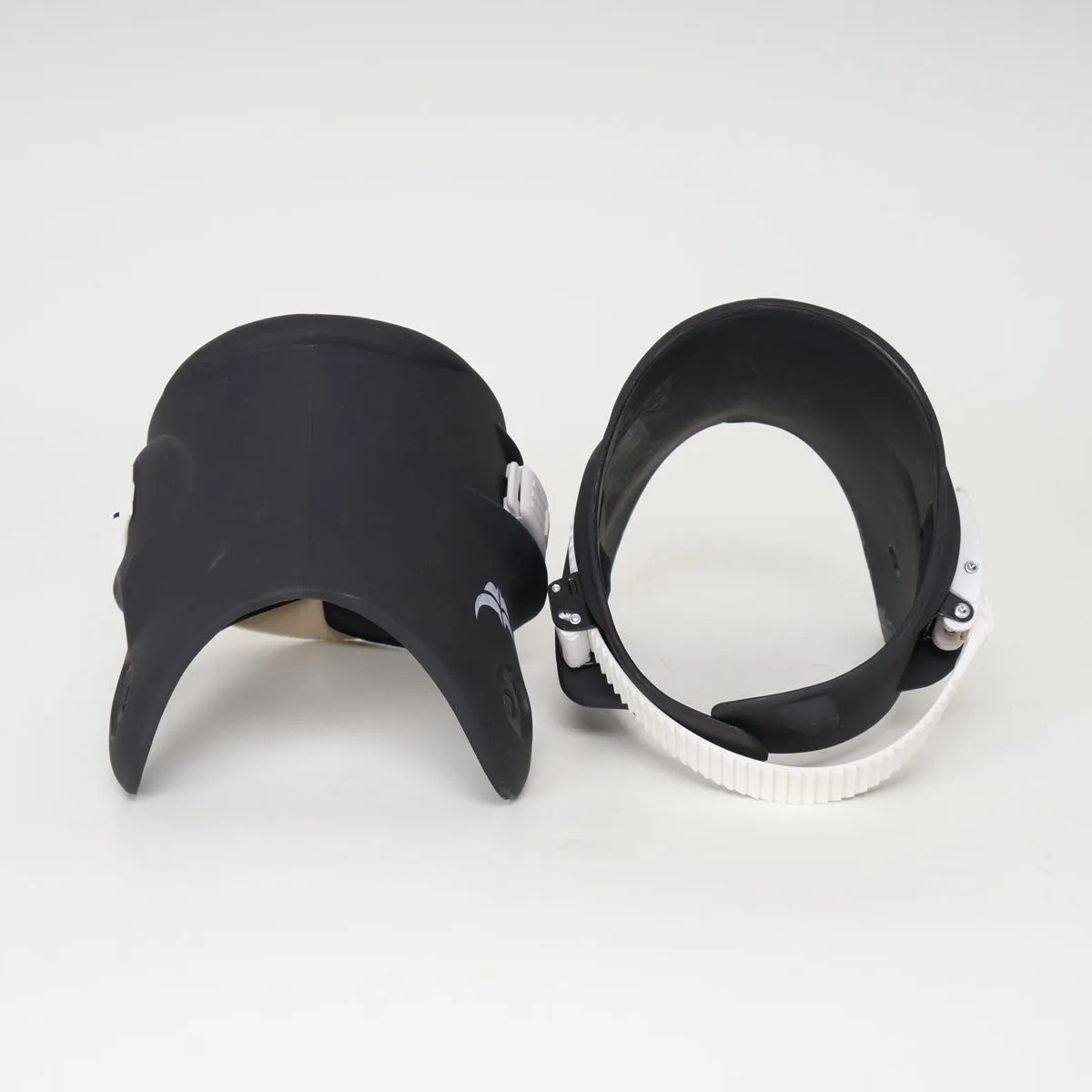 Razors New Gen Cuffs with White Buckle