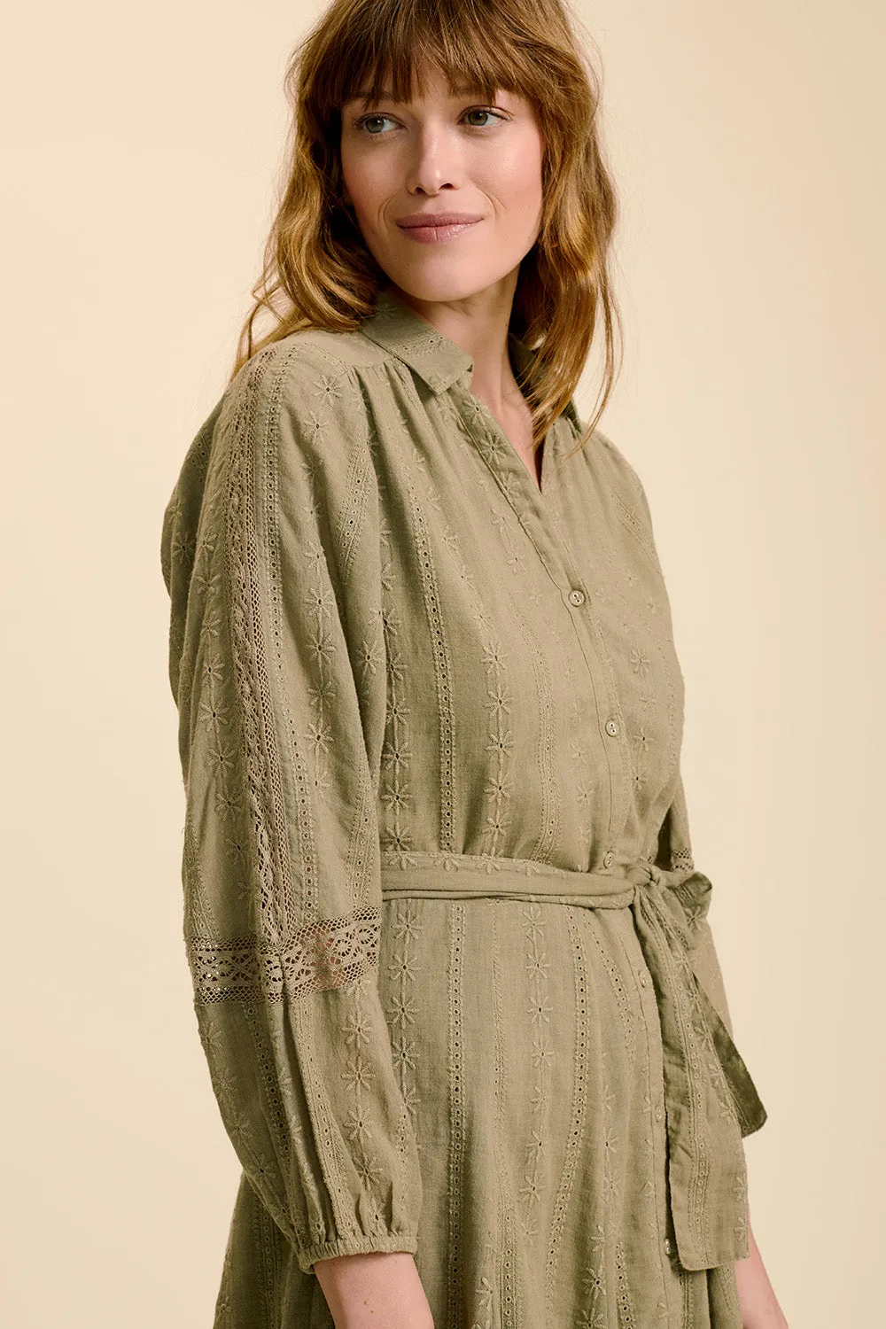 RINDA - Robe chemise lichen avec broderies et dentelle all over